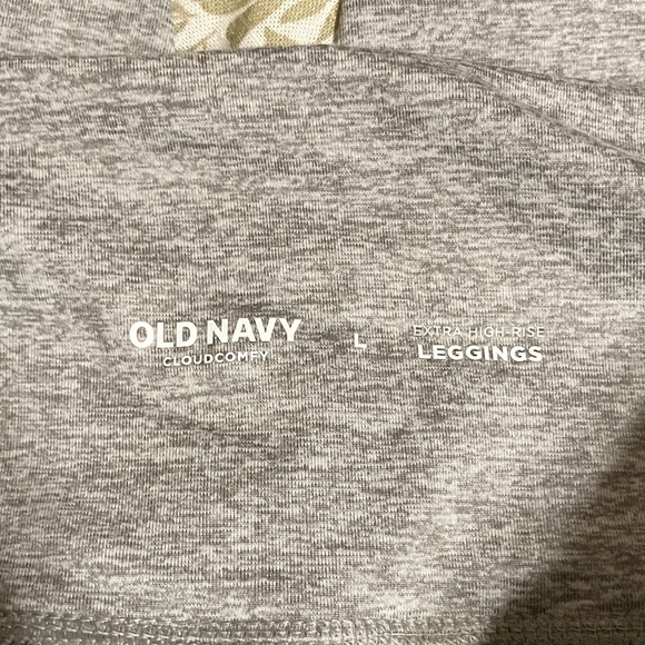 Old Navy ultra high rise leggings large - Picture 3 of 4
